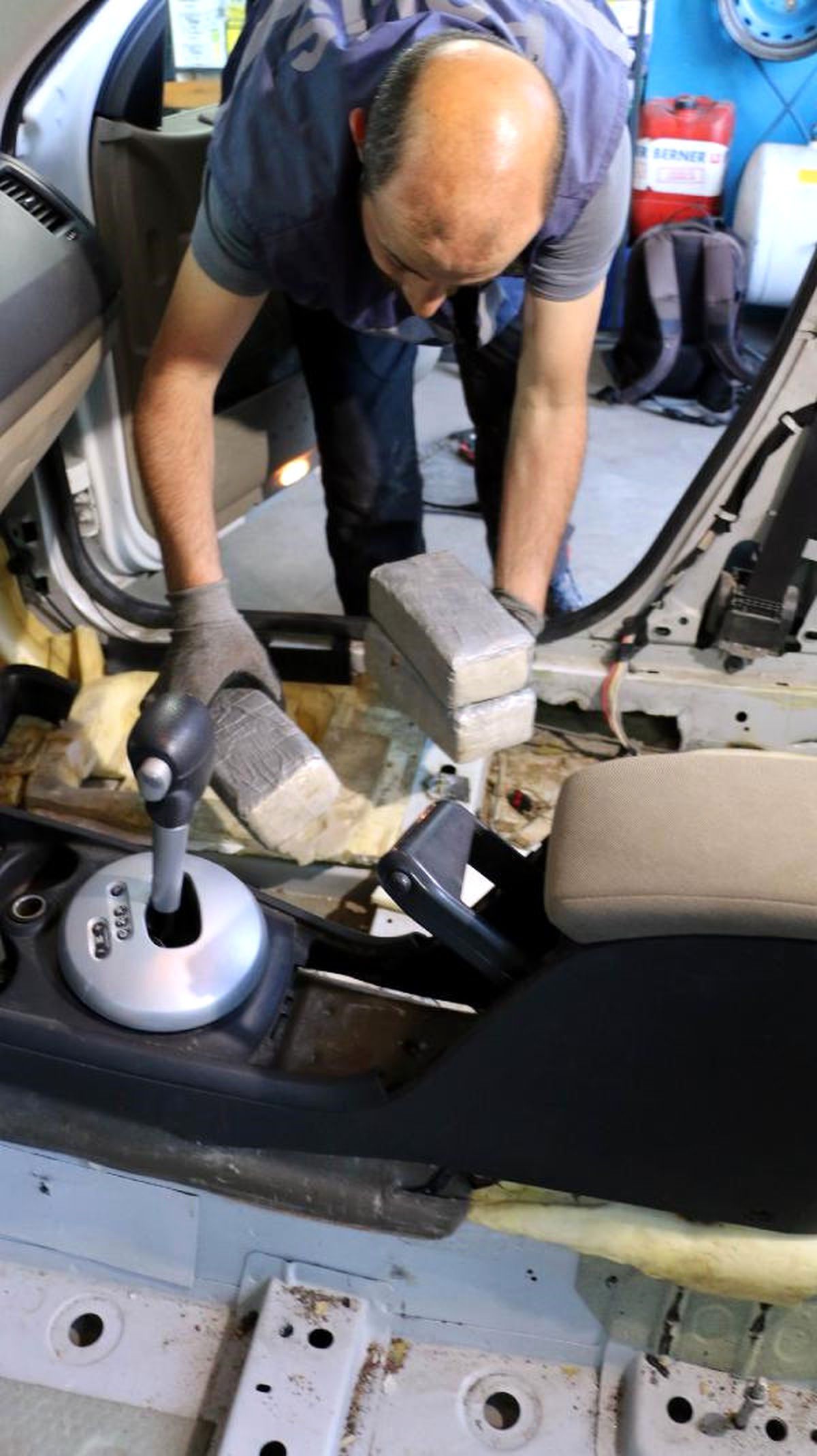 Erzincan\'da Bir Otomobilde 41 Kilo Eroin Ele Geçirildi