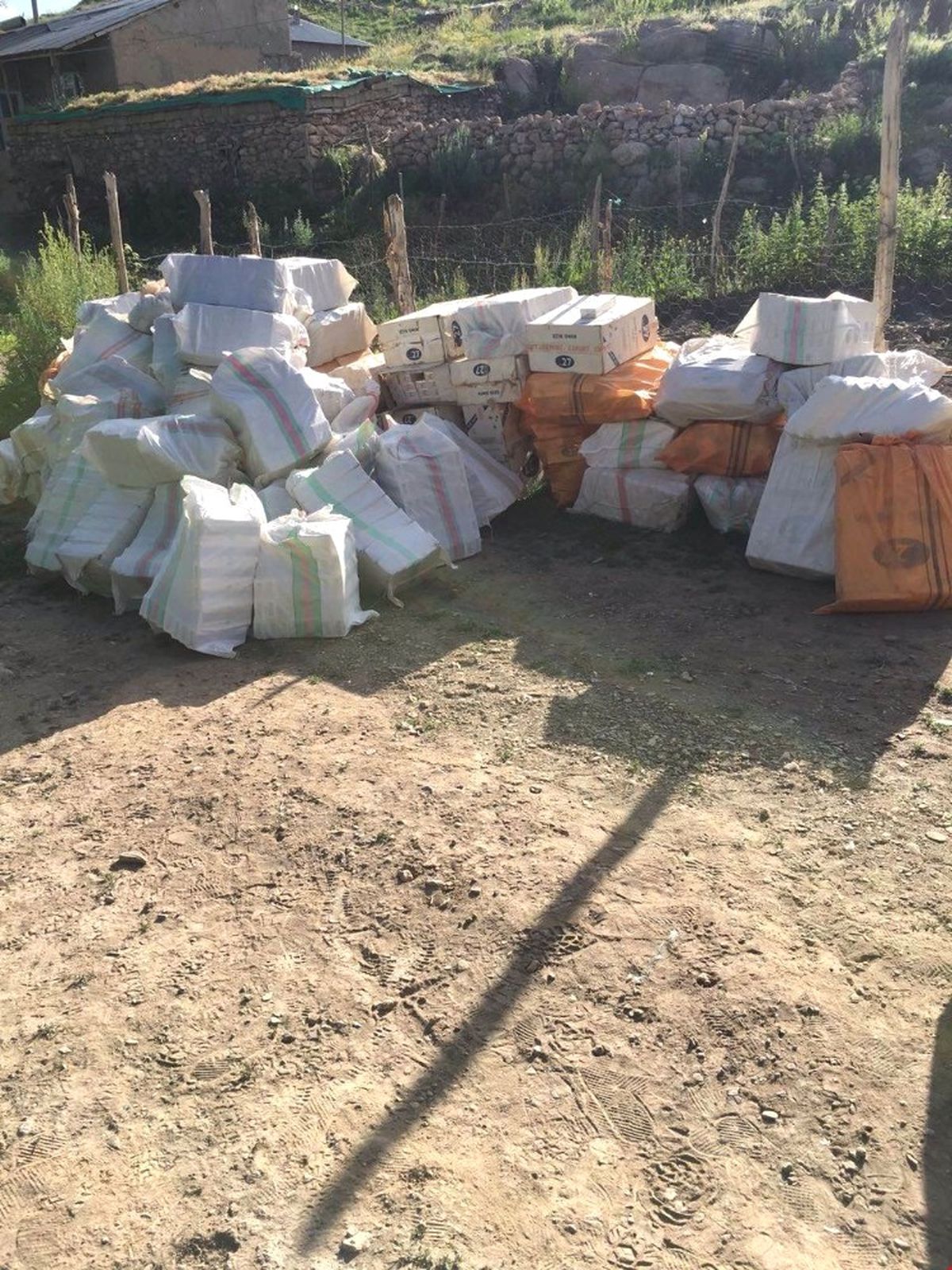 Hakkari\'de 195 Bin Paket Kaçak Sigara Ele Geçirildi
