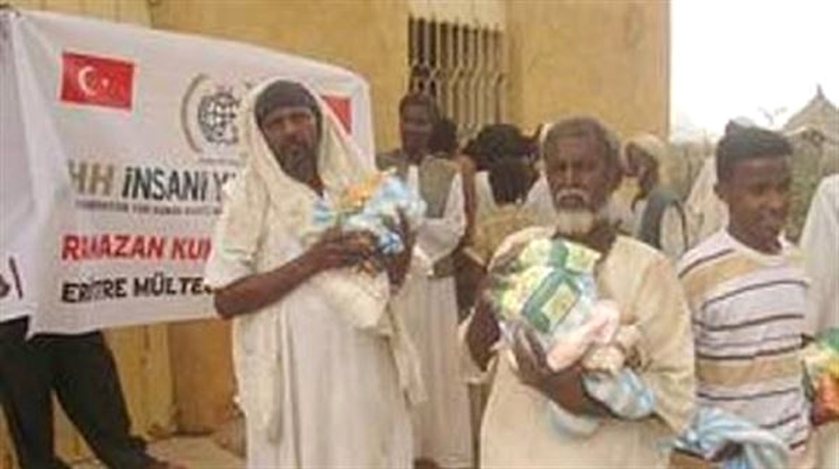 İhh Sudan\'daki Kur\'an Kurslarına Gıda ve Para Yardımı Yaptı