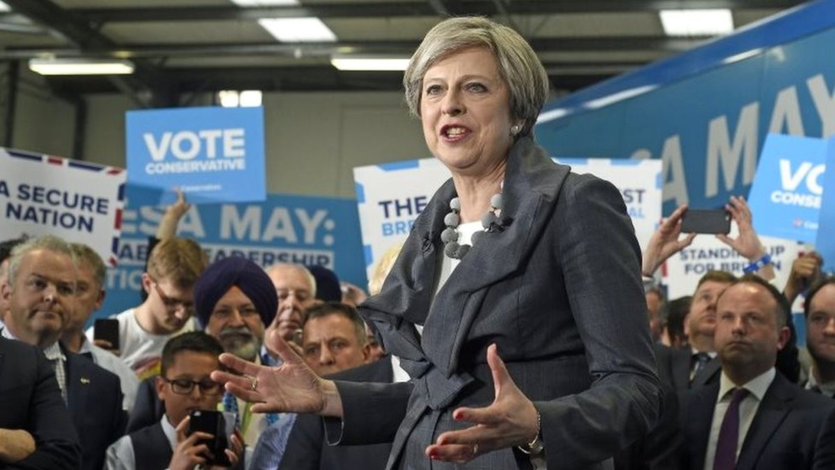 İngiltere Başbakanı Theresa May: "Gerekirse İnsan Hakları Yasalarını Değiştiririz"