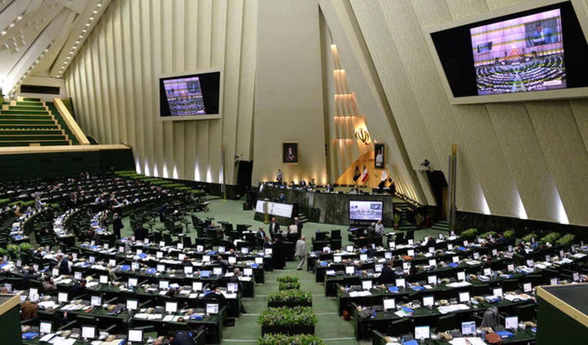 İran\'da Eş Zamanlı Saldırılar... Parlamento Çevresindeki Panik Kamerada - 5
