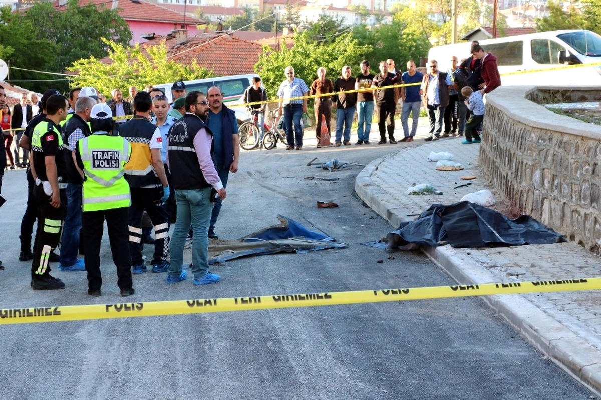 İş Makinesinin Altında Kalan Kişi Öldü