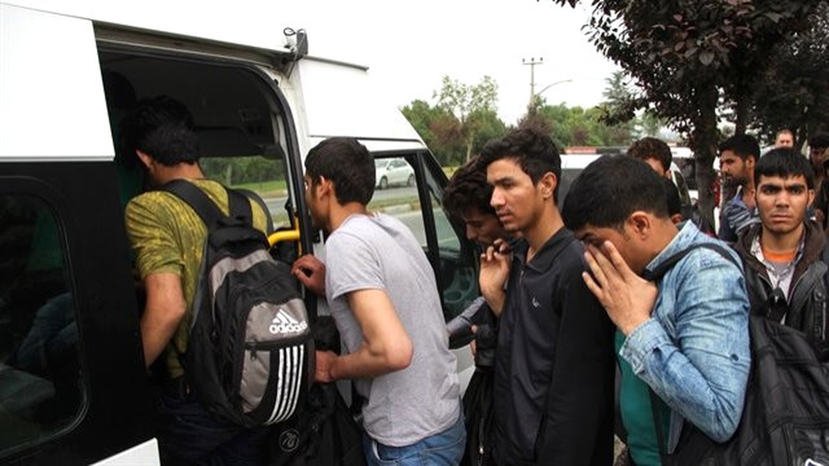 Kırklareli\'de 18 Kaçak ve Sığınmacı Yakalandı