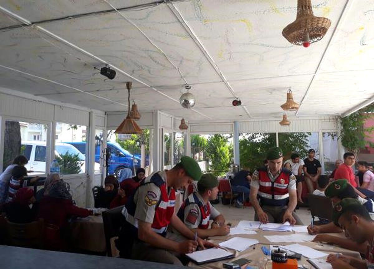 Manavgat\'taki Bir Otelde Suriyeli 62 Kaçak Yakalandı