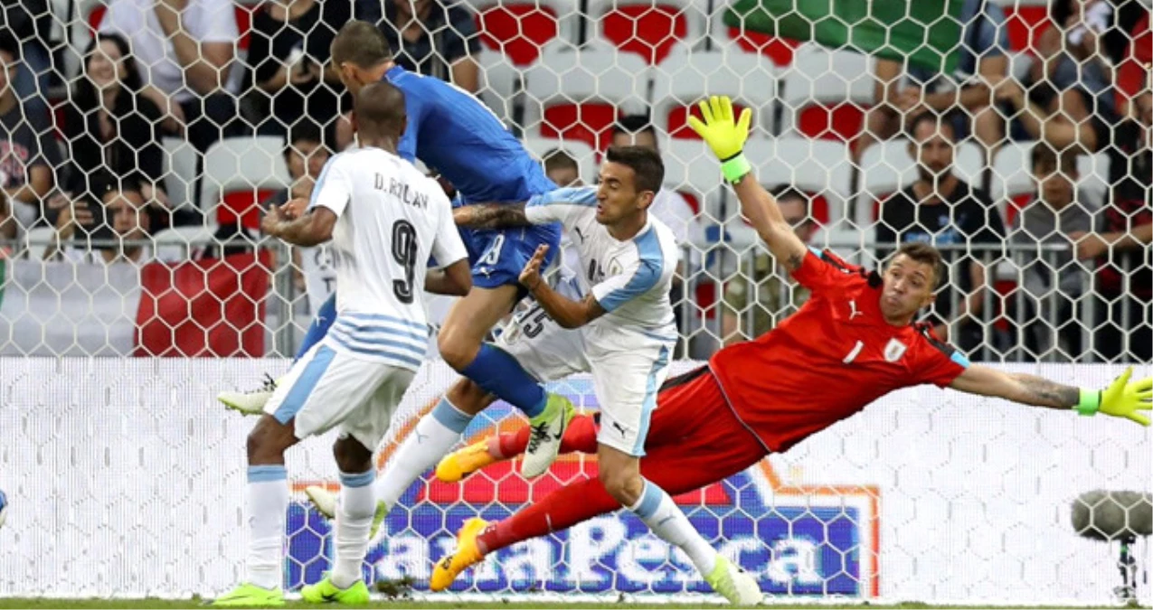 Musleralı Uruguay, Hazırlık Maçında İtalya\'ya 3-0 Mağlup Oldu
