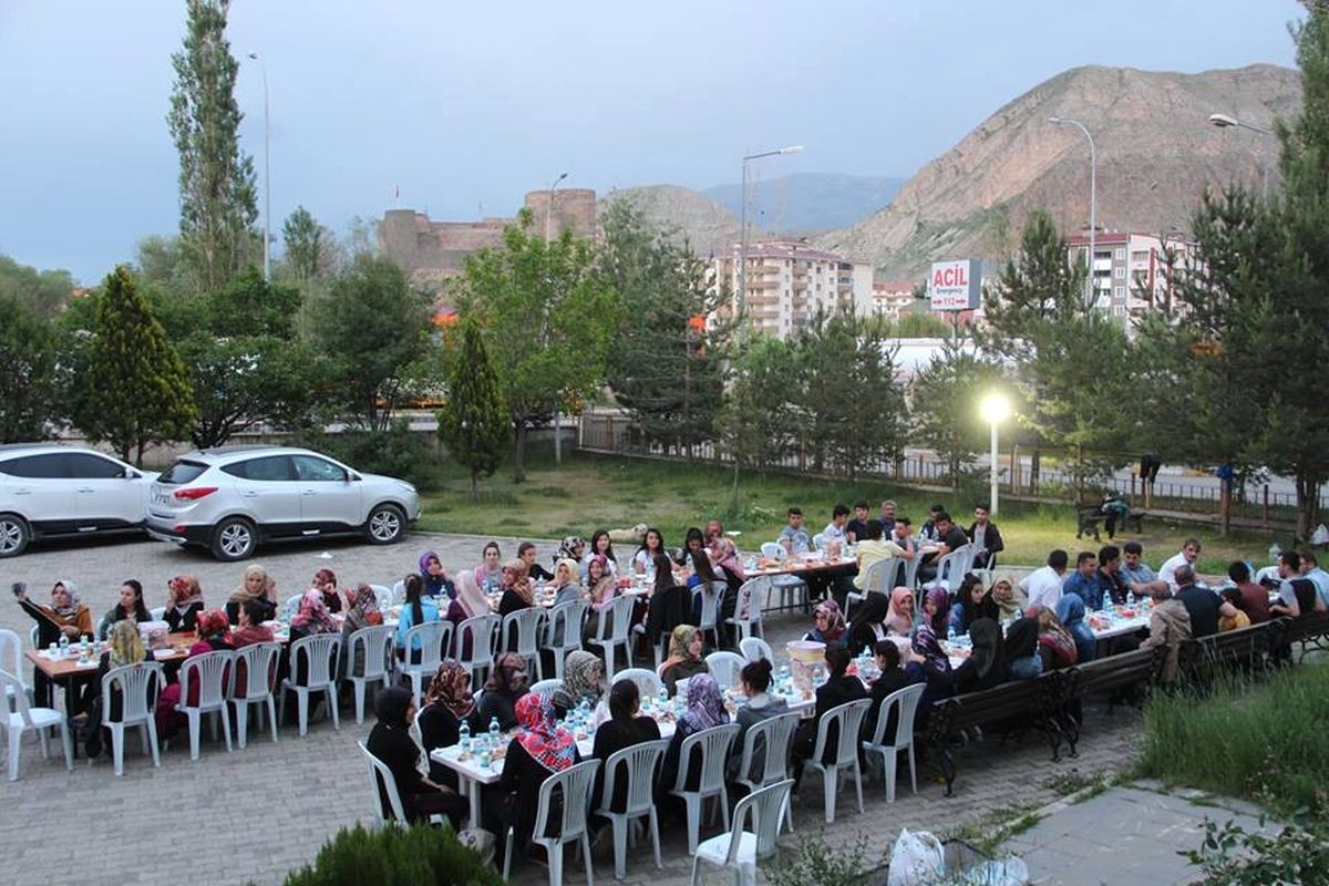 Oltu\'da İftarlı Mezuniyet Programı