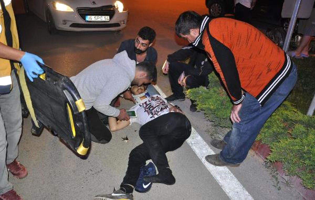 Otomobille Çarpışan Motosikletteki 2 Suriyeli Yaralandı
