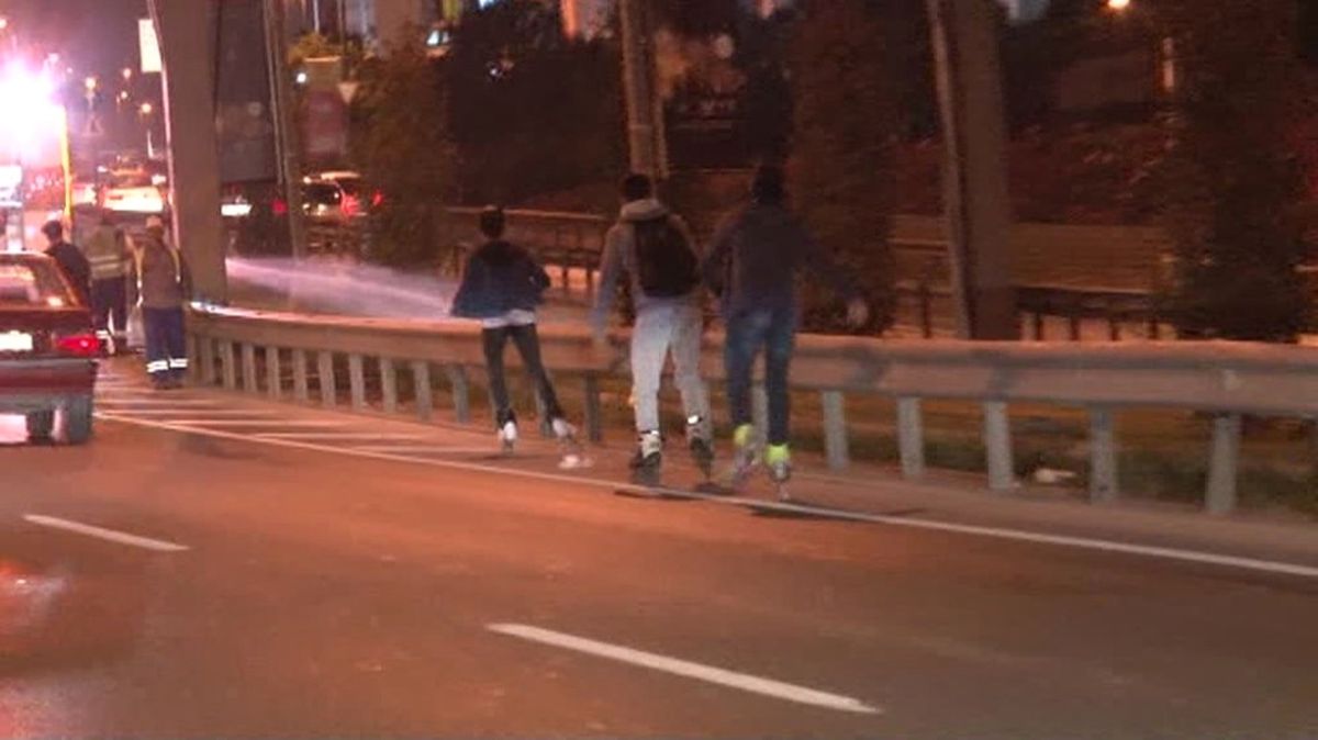 Patenli Gençlerin E-5\'te Tehlikeli Yolculuğu