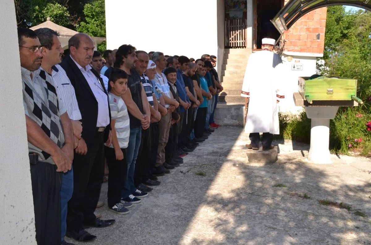 Sinop\'ta Eşi Tarafından Öldürülen Genç Toprağa Verildi