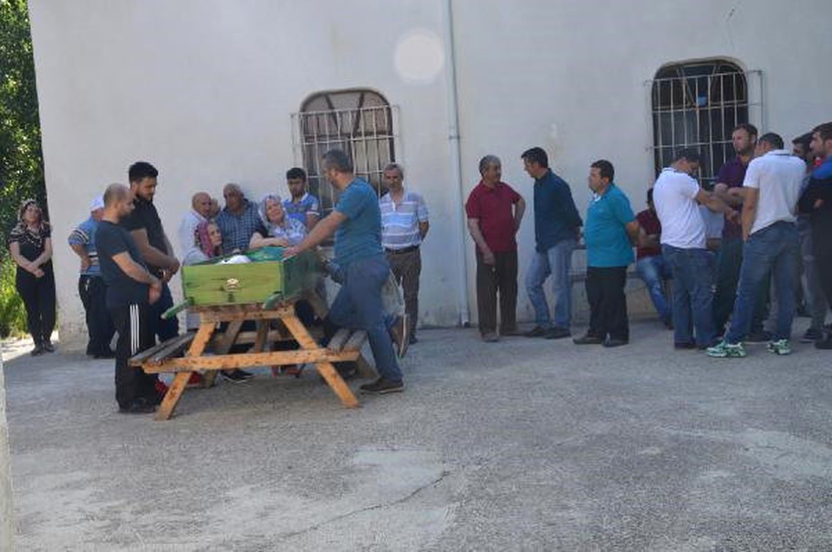 Tartıştığı Eşini Bıçakla Öldürdü (3)