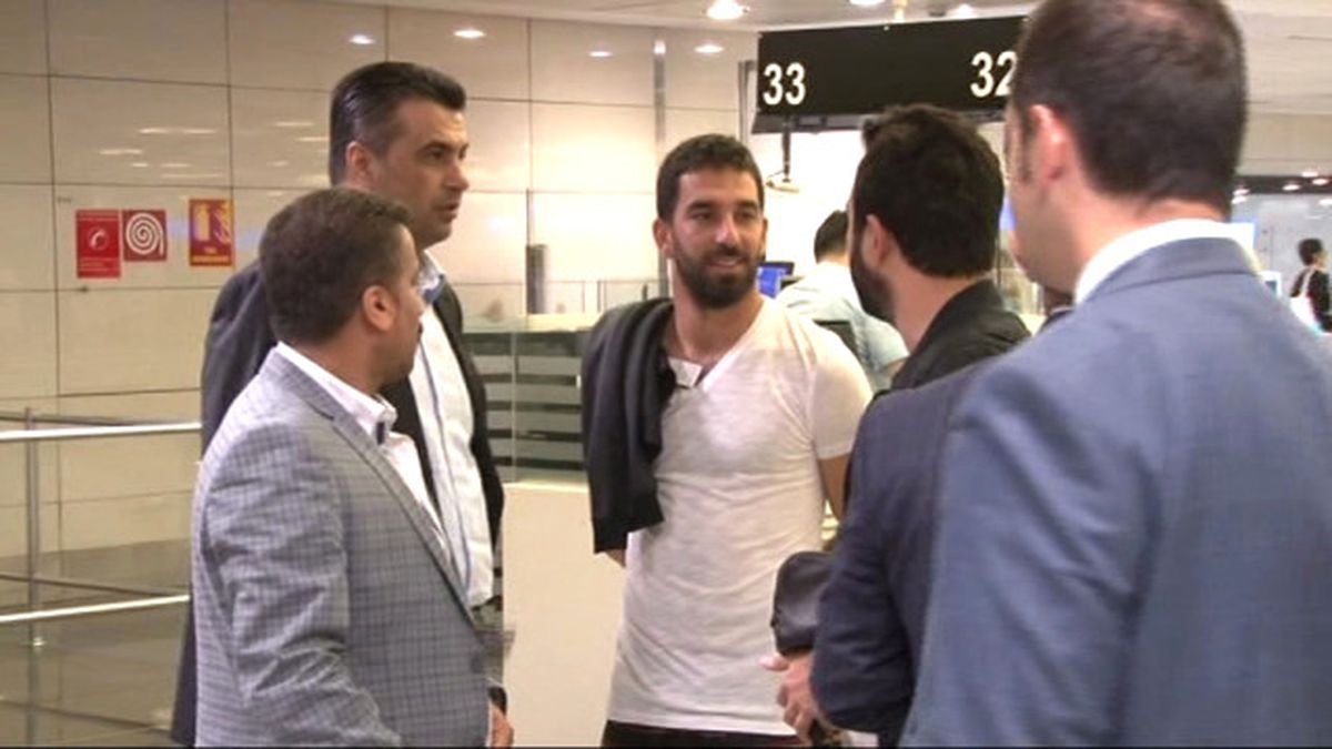 Tekrar) Arda Turan İstanbul\'a Geldi