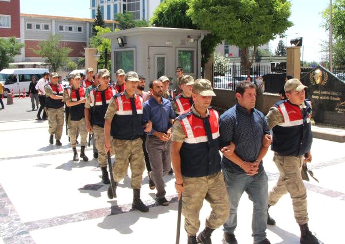 Terör Propagandası Yapan 8 Kişi Adliyede
