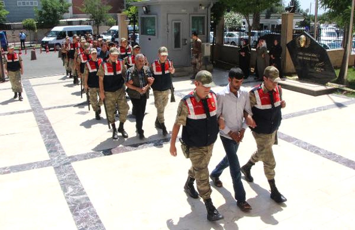 Terör Propagandası Yapan 8 Kişi Adliyede