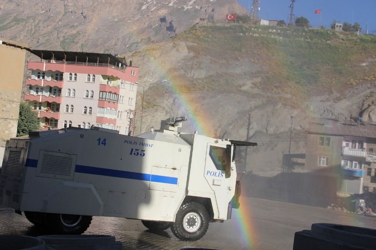 Toma\'lar Bu Kez Cadde Yıkadı