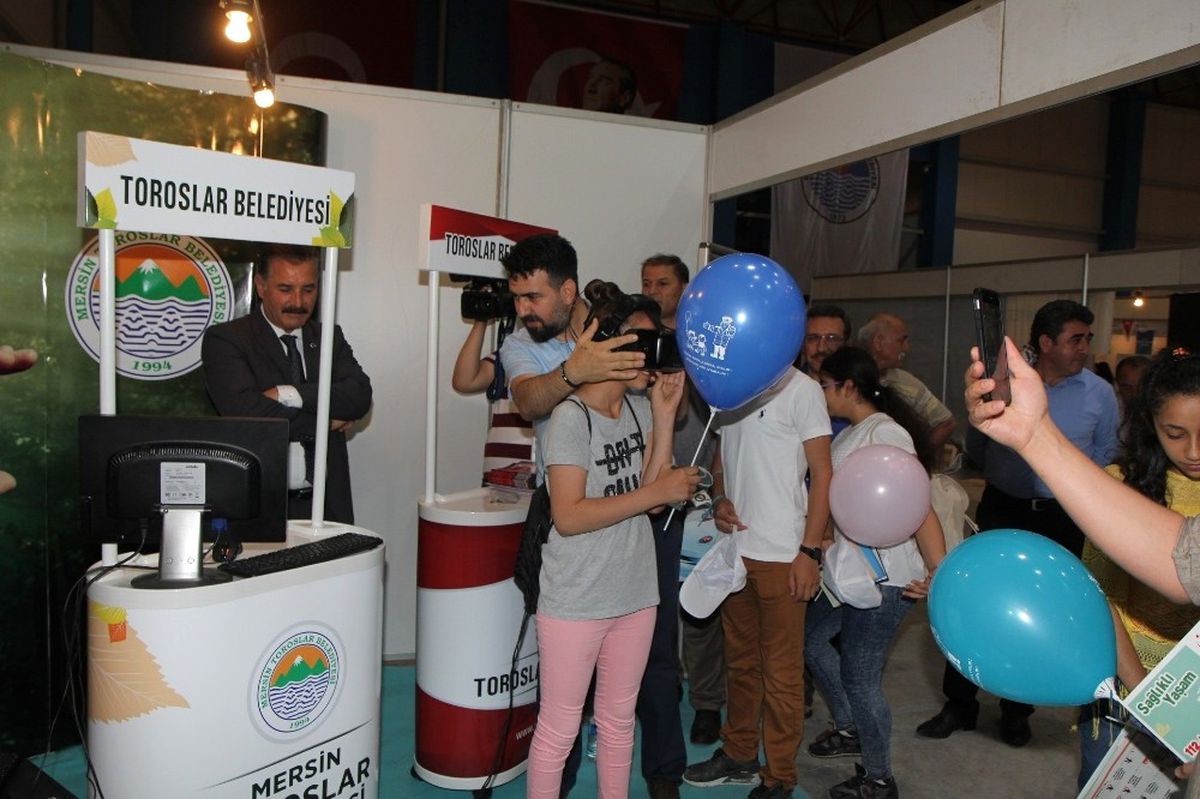 Toroslar Belediyesi, Bilim Şenliği\'nde Stant Açtı