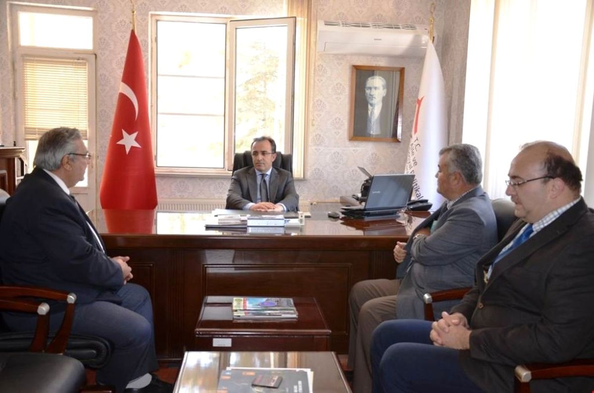 Vali Çataklı\'dan Müdür Kaçarlar\'a Ziyaret
