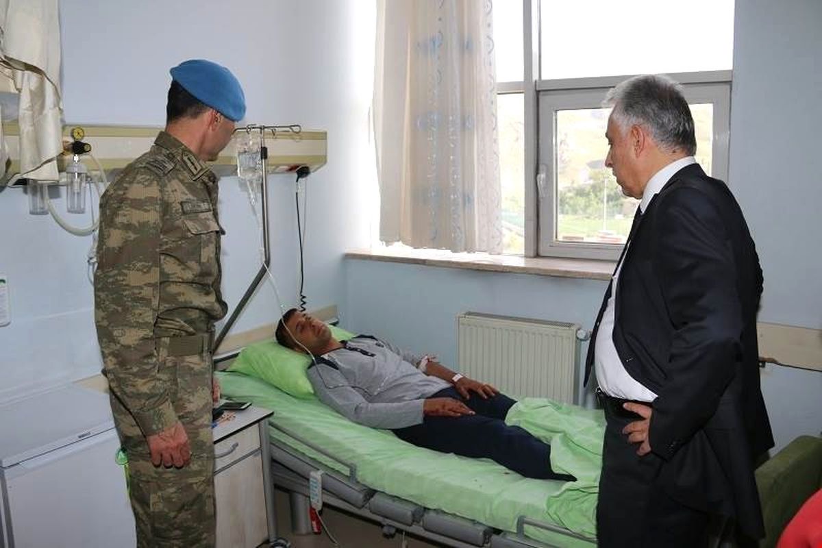 Vali Toprak, Hain Saldırıda Yaralanan Askerleri Ziyaret Etti