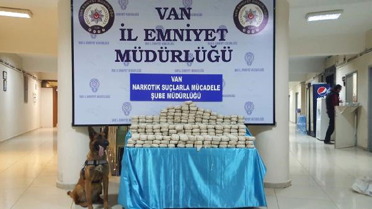 Van\'da Hafif Ticari Araçtan 81 Kilo Eroin Çıktı