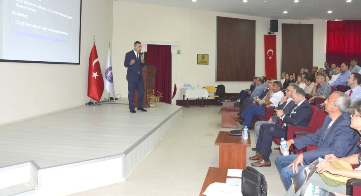 Yenilenebilir Enerji Teknolojileri ve Elektrik Sistemine Entegrasyonları\' Semineri Çomü\'de Yapıldı