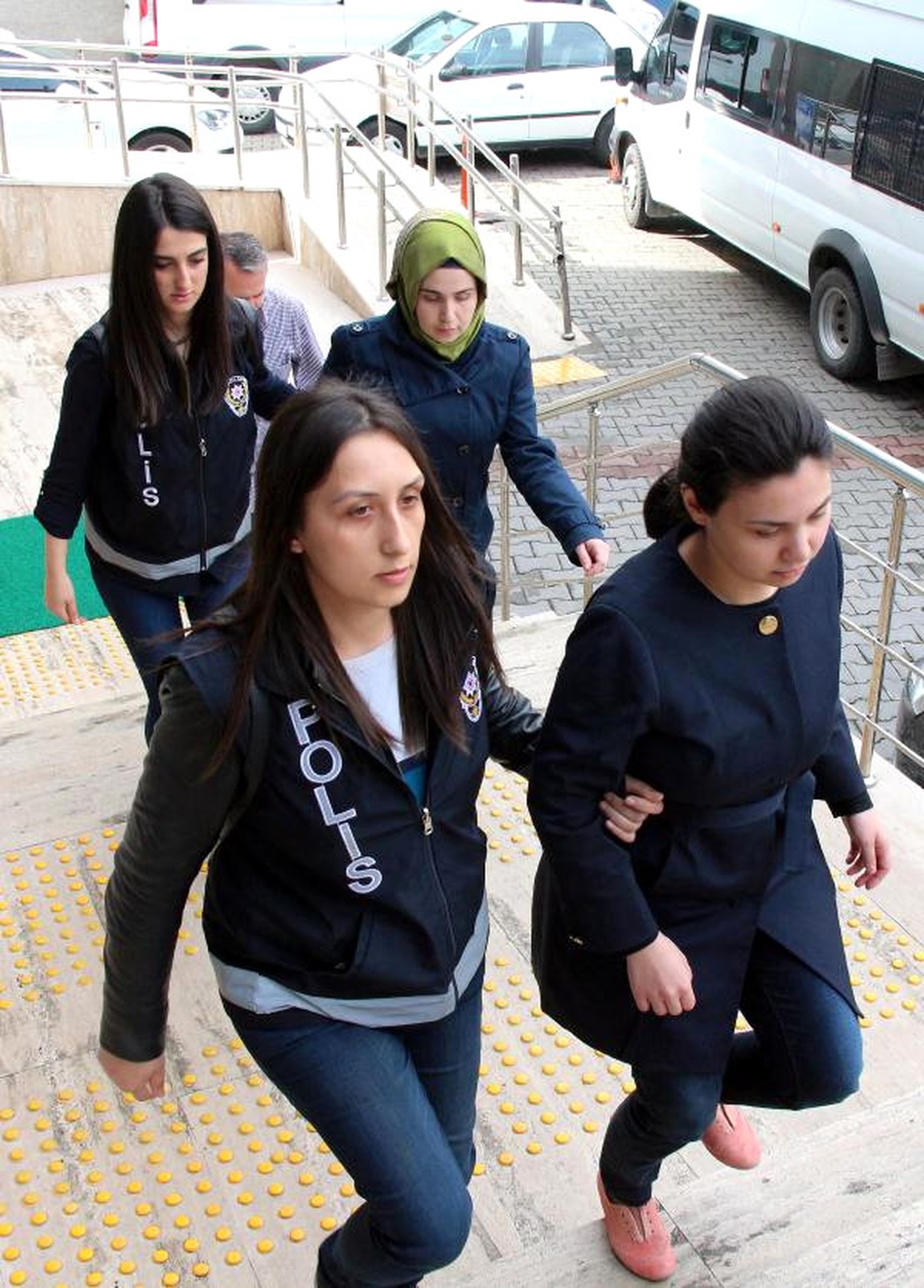 Zonguldak\'ta Fetö\'den 9 Kişi Adliyede