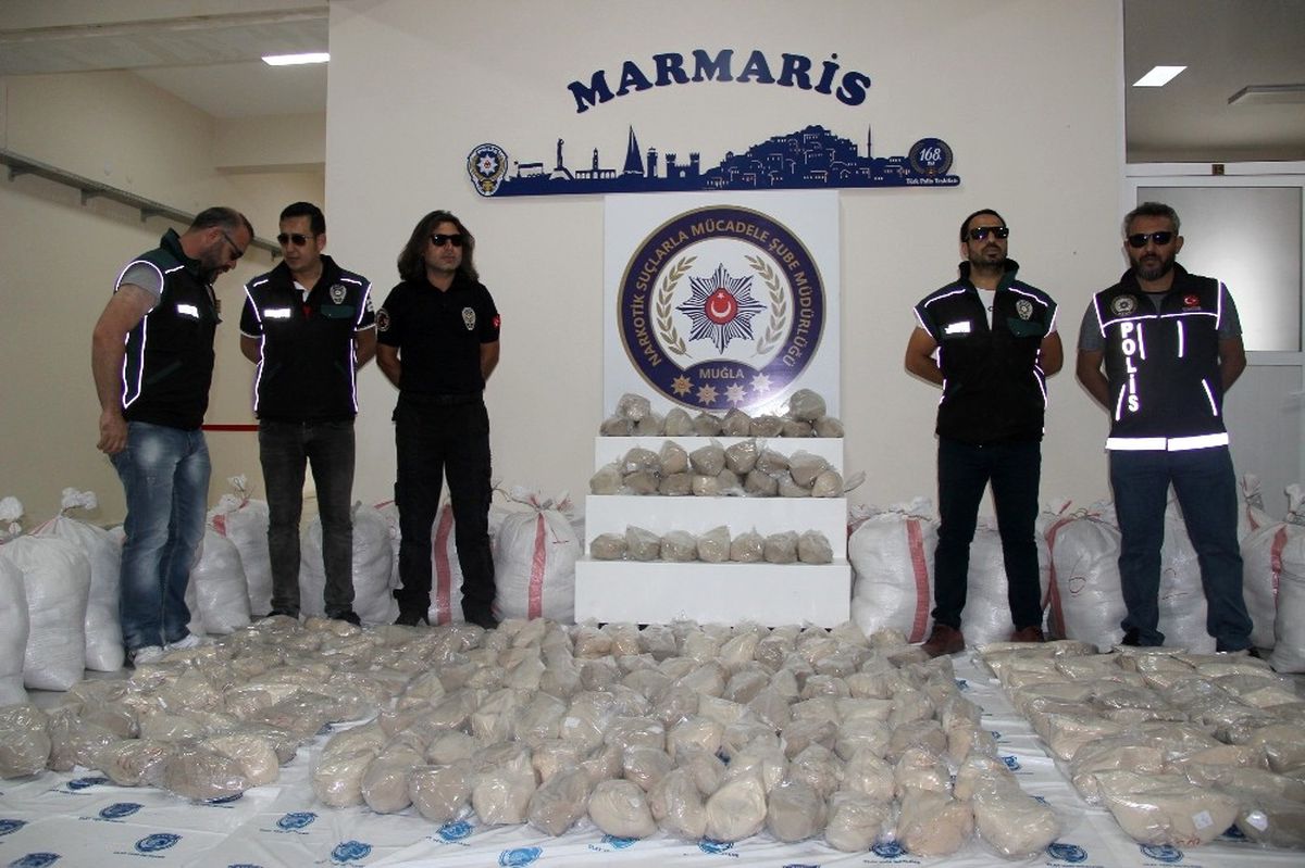 1 Ton Eroinin Yolculuğu Pakistan\'da Başlamış