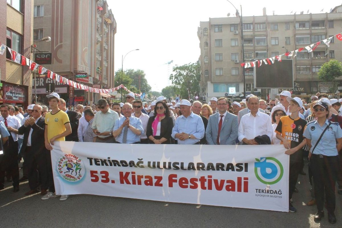 53. Uluslararası Tekirdağ Kiraz Festivali\'nin Ateşi Yakıldı
