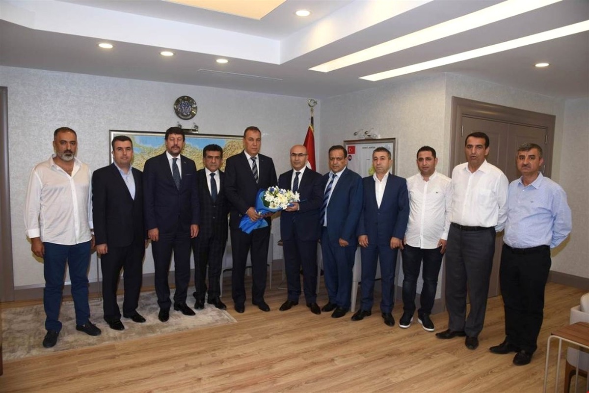 Adana Demirspor\'dan Vali Demirtaş\'a Ziyaret
