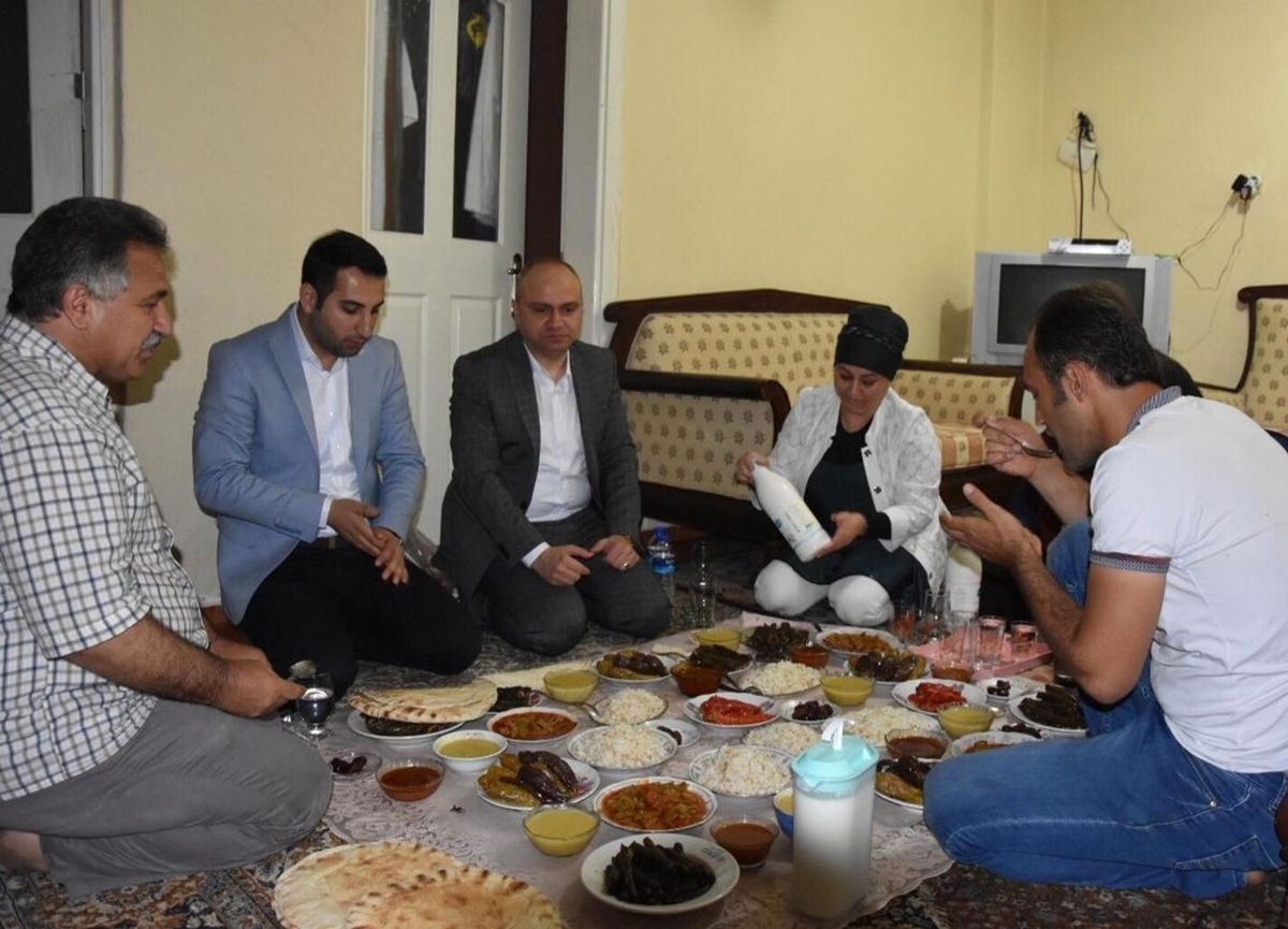 AK Parti Manisa 50 Yöneticiyle 50 Evde İftar Açtı