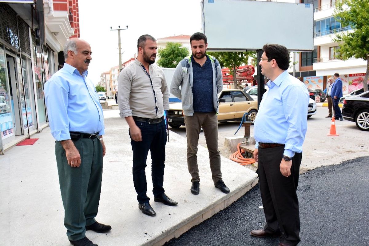 Aksaray Belediyesine Vatandaşlardan Asfalt Teşekkürü