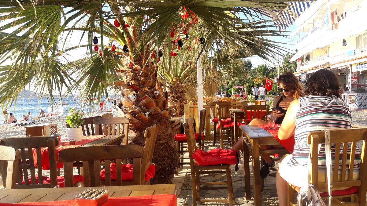 Avşa Adası\'nın Uğur Böceği: Babula Cafe