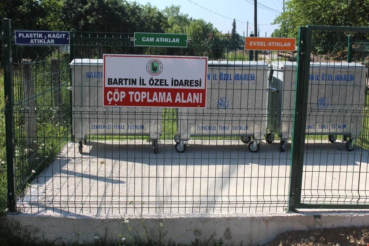 Bartın\'da Köylerde Çöp Toplama Alanı Uygulaması