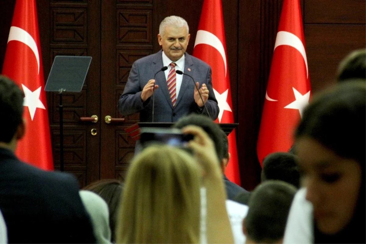 Başbakan Yıldırım, "15 Temmuz" Resim, Şiir ve Kompozisyon Yarışması Ödül Törenine Katıldı