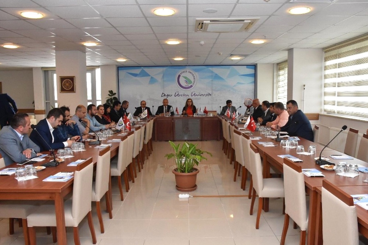 Başkan Keleş, Mahalle Muhtarları ile İftar Yaptı