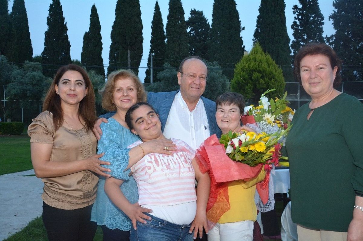 Başkan Özakcan İftar Yemeğinde Engelli Vatandaşlarla Bir Araya Geldi
