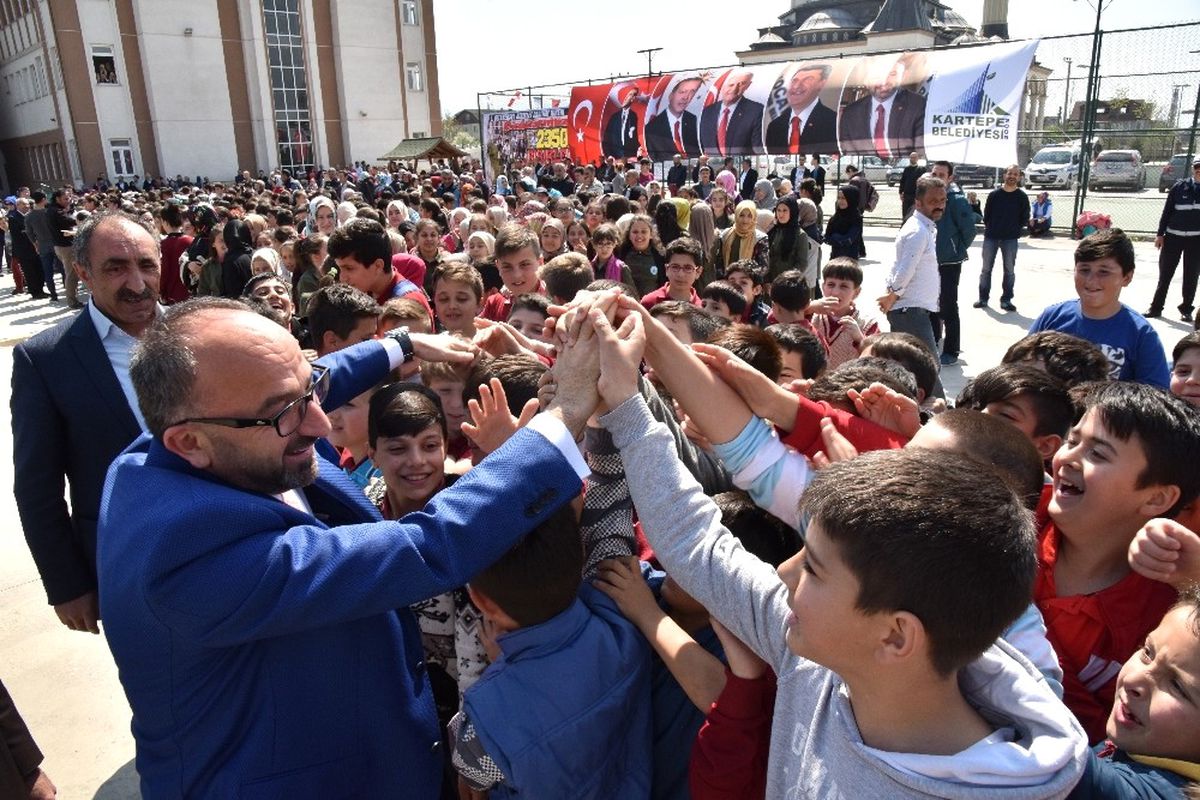 Başkan Üzülmez\'den Çocuklara Tatil Mesajı