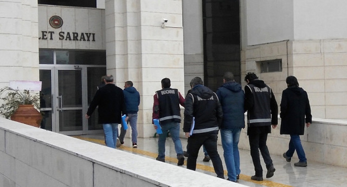 Başkent\'te Fetö Operasyonu: 20 Bankacıya Gözaltı Kararı