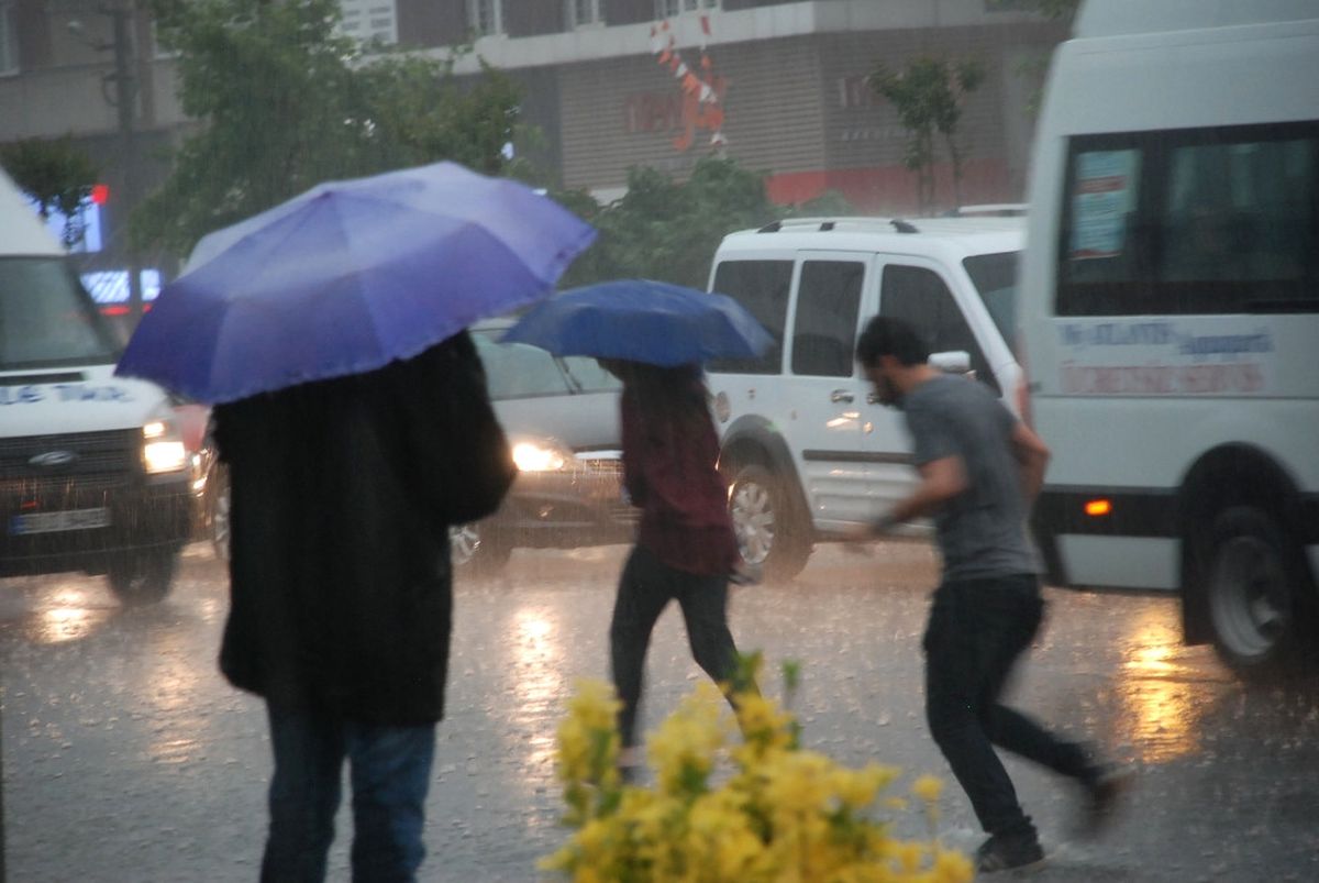 Beklenen Yağmur Istanbul Sınırında