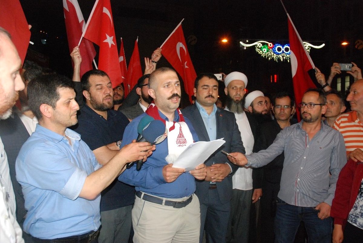 Beyoğlu\'nda Katar\'a Destek Eylemi