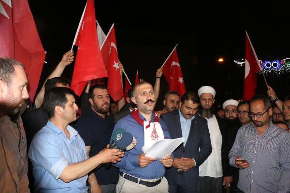 Beyoğlu\'nda Katar\'a Destek Eylemi