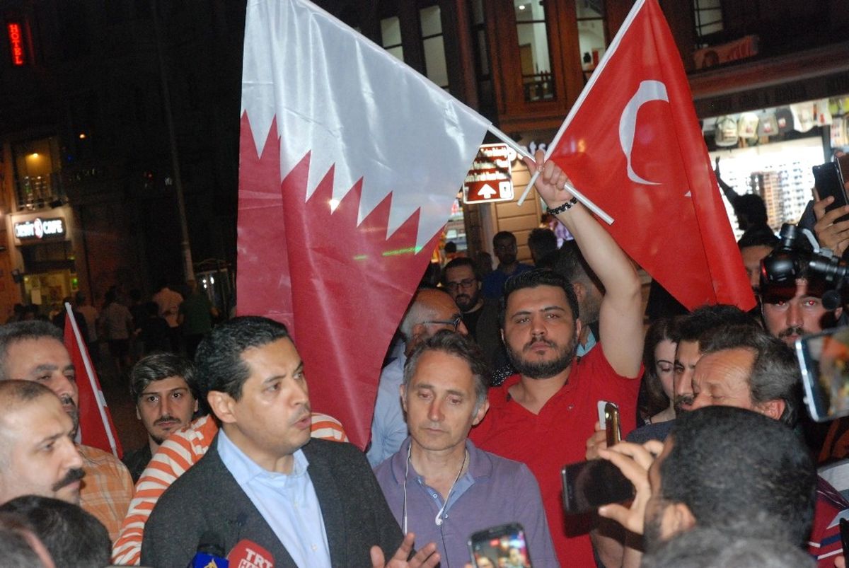 Beyoğlu\'nda \'Katar\' Protestosu