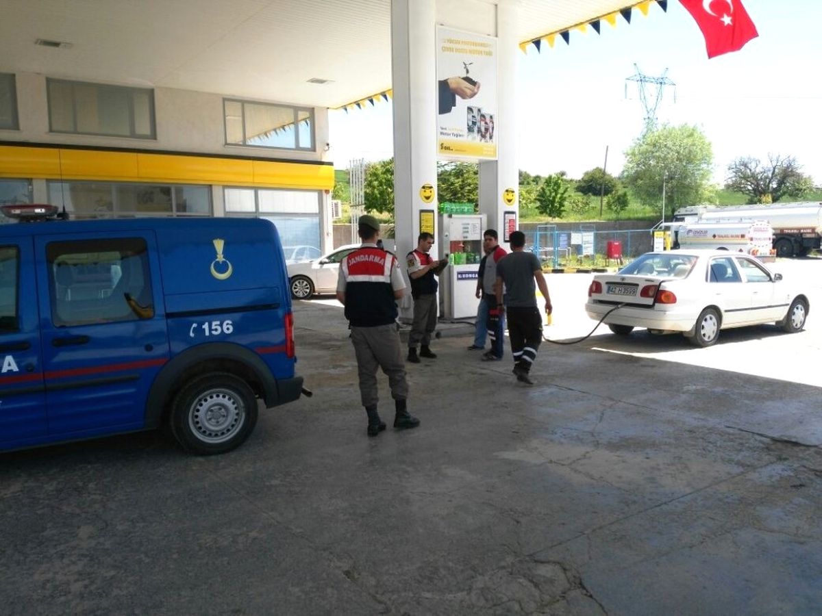 Beyşehir\'de Jandarmadan Bilgilendirme Broşürleriyle Sahte Para Uyarısı
