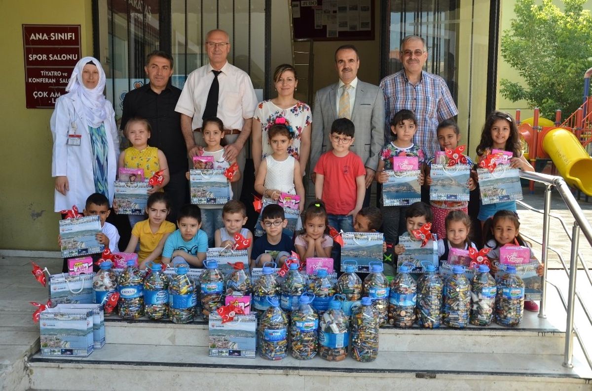 Çevreci Miniklere Büyük Alkış