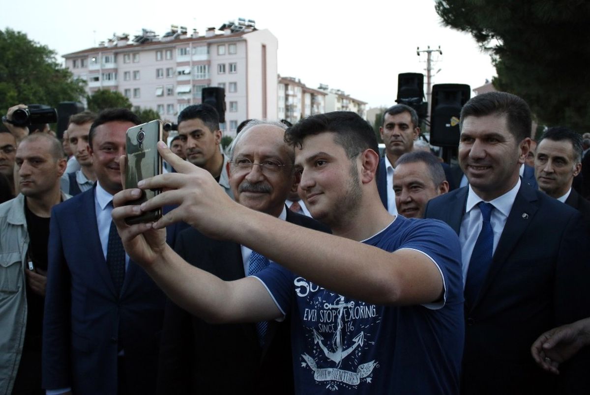CHP Genel Başkanı Kılıçdaroğlu Burdur\'da İftara Katıldı