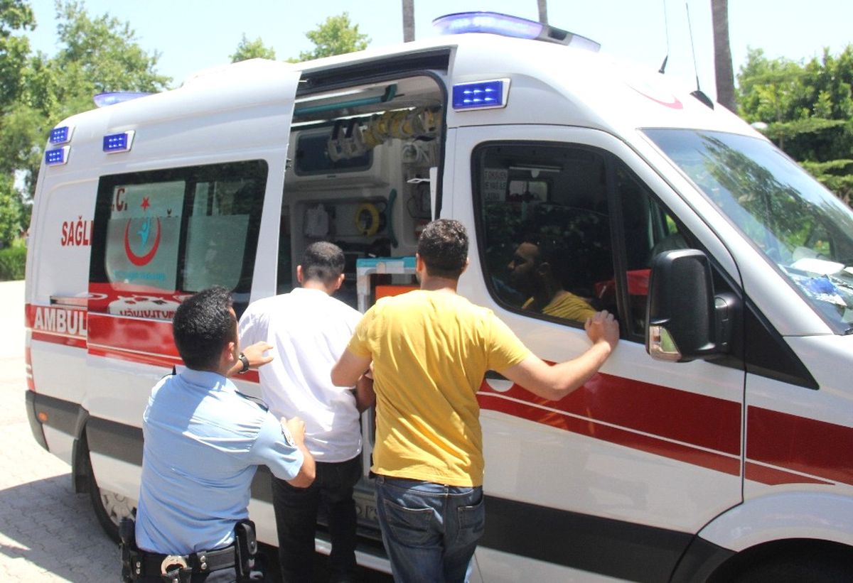 Cinsel İstismardan Gözaltına Alınan Zanlıya Ambulansta Linç Girişimi