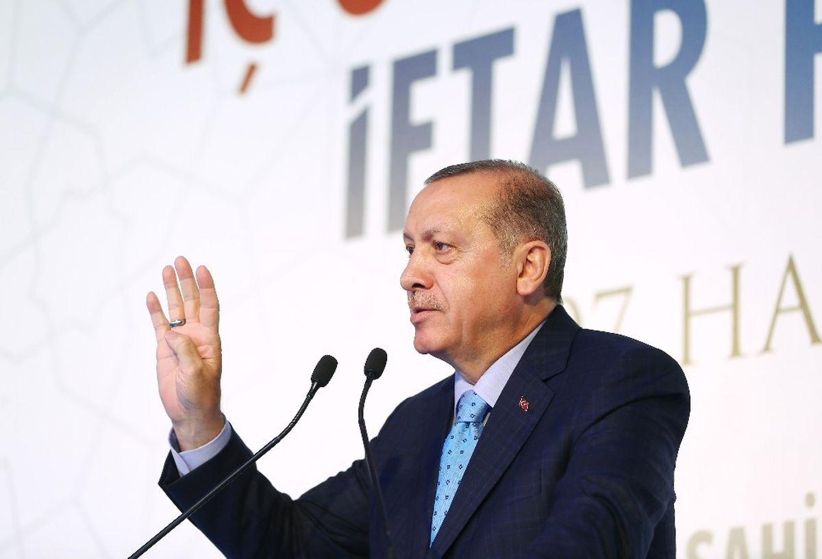 Cumhurbaşkanı Erdoğan: "Türkiye\'de Muhalefet Partisinin Başındaki Zat, Benim Bu İşaretimi (Rabia...