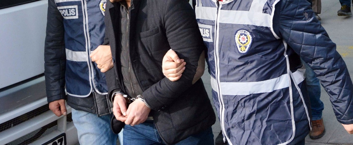 Emekli Hakim ve Eşine Fetö\'den Gözaltına