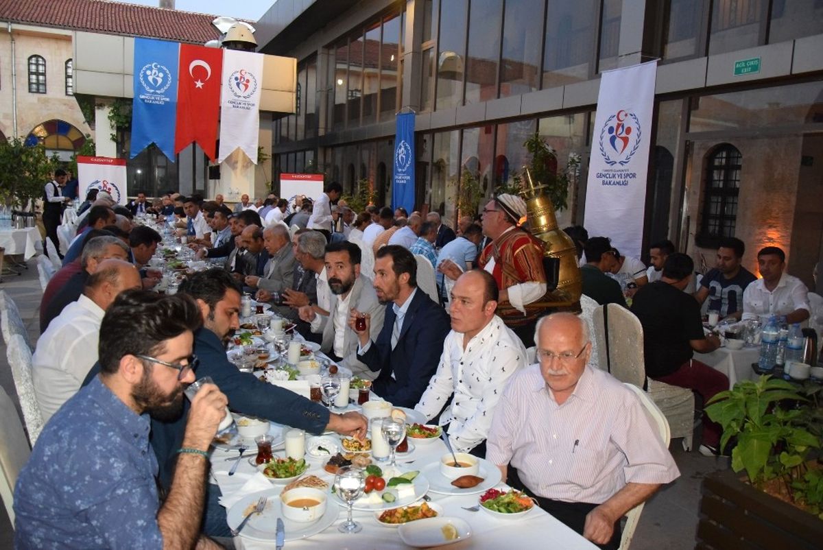 Emektar Stat, Eski Futbolcuların Gösteri Maçı ile Veda Edecek