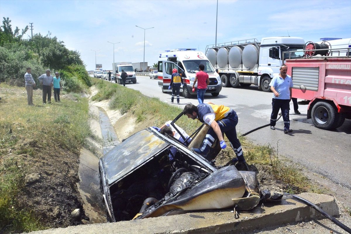 Güncelleme - Çorum\'da Trafik Kazası: 4 Ölü, 1 Yaralı