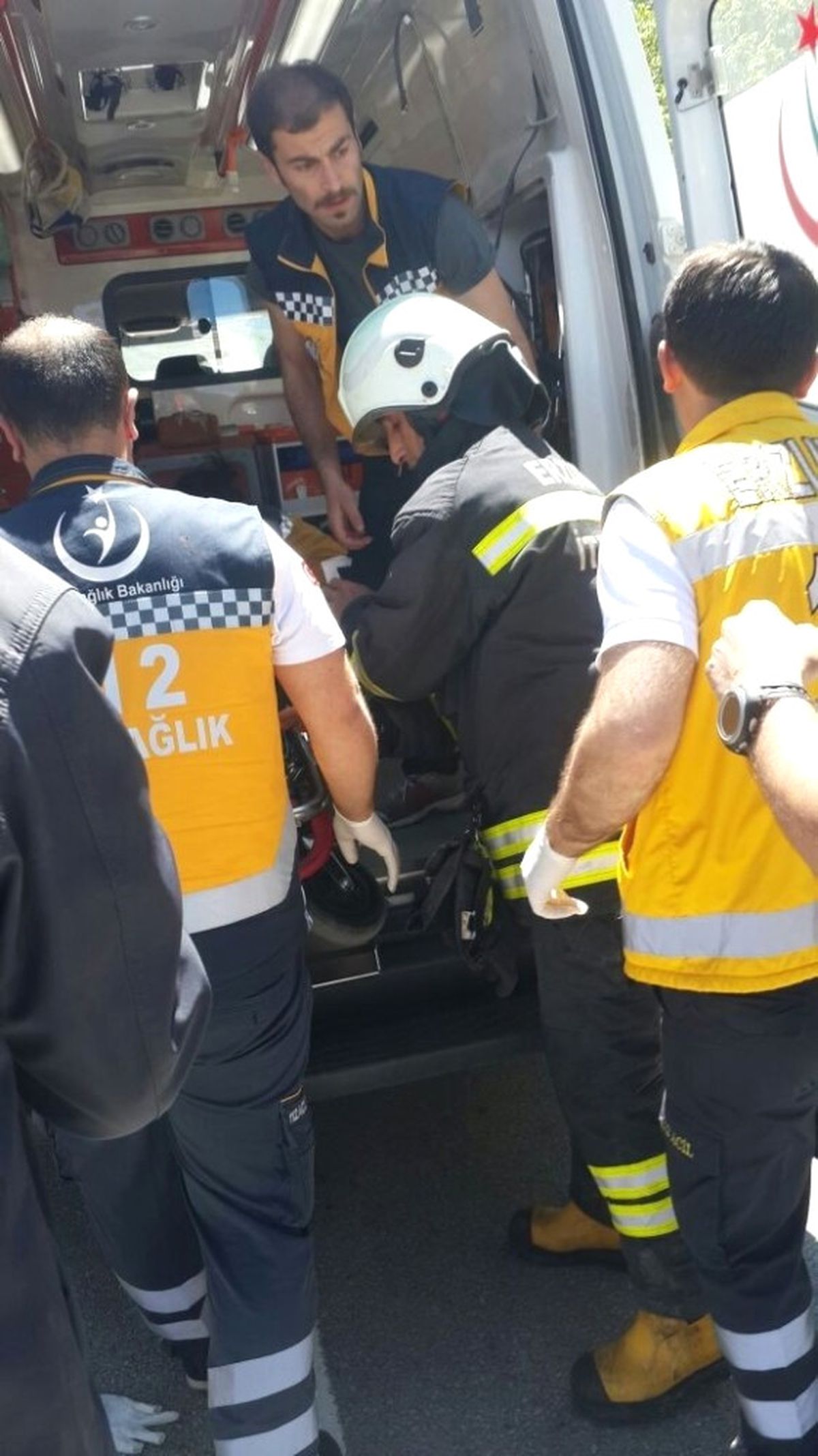 Halk Otobüsü Devrildi: 10 Yaralı