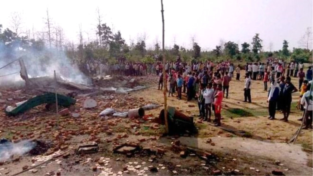 Hindistan\'da Havai Fişek Fabrikasında Patlama: 23 Ölü